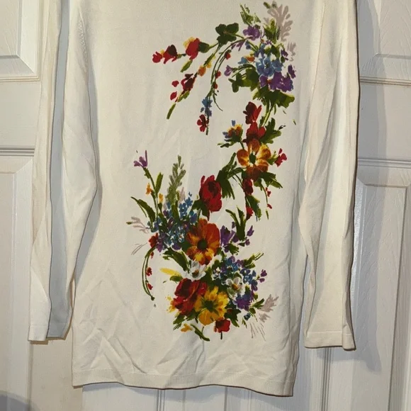Vertigo Paris White Floral Long Sleeve Top - Picture 8 of 8